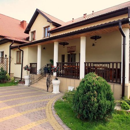 Pokoje Goscinne Anna Airport Modlin Nowy Dwor Mazowiecki Bagian luar foto